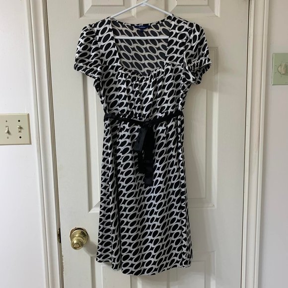 🌷3 for$25🌷Reitmans, US S, Black & White Geometric Circular Print Dress - Picture 3 of 9